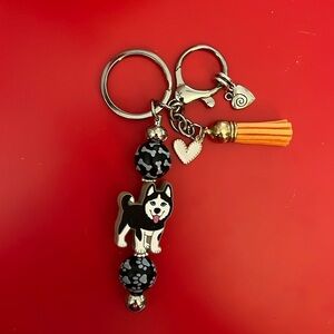 Black n white husky beaded keychain